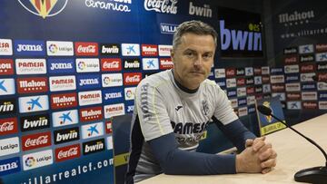 Fran Escriba,entrenadord el Villarreal, justo antes de una rueda de prensa.