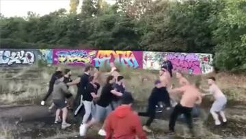 Ultras del Millwall y Brentford protagonizan pelea callejera