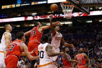 Brandon Knight ante Joakim Noah.