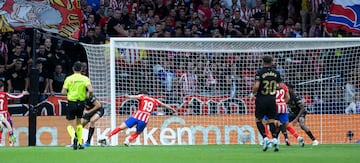 3-0. El guardameta del Valencia, Giorgi Mamardashvili, desvía el lanzamiento de Rodrigo Riquelme. El rebote, le cae al delantero argentino con el '19' para marcar a placer con la pierna izquierda.