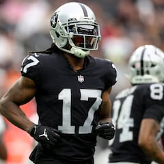 Davante Adams, acusado de delito menor por empujar a fotógrafo en Kansas City