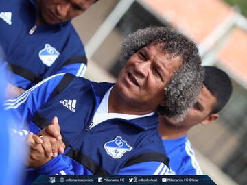 Alberto Gamero se presentó con la plantilla, dirigió su primer entrenamiento y habló en rueda de prensa del proyecto que comenzará en 2020 en Millonarios. 