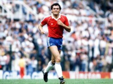 Gustavo Moscoso: Chile llegó agrandado al Mundial de España 82' y lo sufrió. Cayó con Alemania por 1-4 y el descuento lo anotó el ex delantero. 