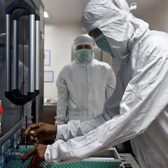 Confirman que la vacuna de Oxford cuenta con una eficacia media del 70% y es segura