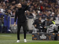 Claudio Giráldez, entrenador del Celta, durante el partido contra el Olympique en Lyon.