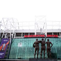 Manchester United owners consider sale of club
