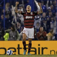 Pedro igualó a Pelé y a legendario goleador chileno