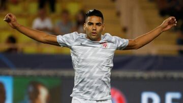 Falcao García durante el calentamiento previo con el Mónaco antes de un partido por Champions League