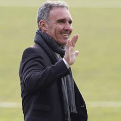 Espina: "Colo Colo tiene un plantel demasiado abultado"