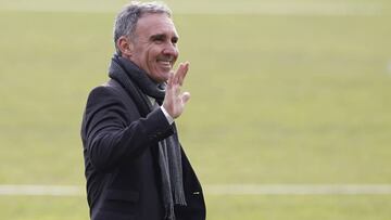 Espina: "Colo Colo tiene un plantel demasiado abultado"