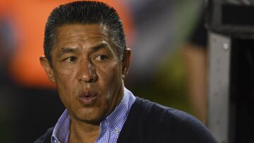 Ignacio Ambriz dirigiendo al León en la final.