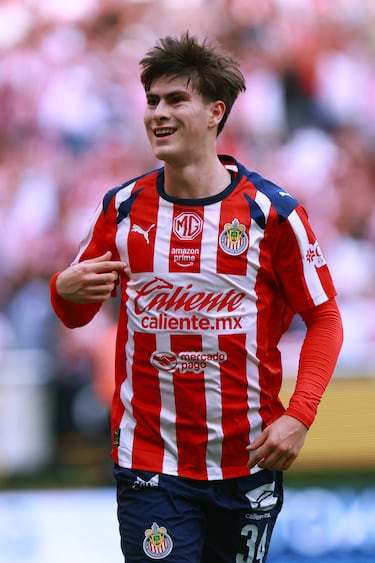 Armando “La Hormiga” González hace historia: rompe récord de Chicharito y empata a Pulido