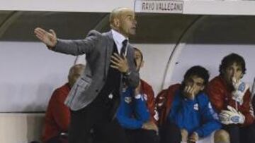 <b>EL RAYO RECURRIRÁ SU EXPULSIÓN. </b>El Rayo va a recurrir la expulsión de Paco por doble amarilla. Pérez Lasa refleja en el acta que fue por "recriminarme una decisión" y después, "con voz en grito, insistir en su recriminación".