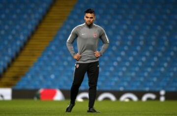 Falcao entrena en Manchester para el duelo de Champions