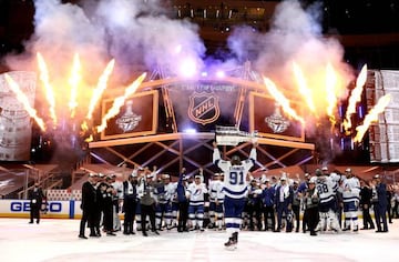Stamkos #91 of the Tampa Bay Lightning hoists the Stanley Cup overhead after the Tampa Bay Lightning defeated the Dallas Stars 2-0 in Game Six of the NHL Stanley Cup Final to win the best of seven game series 4-2 at Rogers Place on September 28, 2020 in E