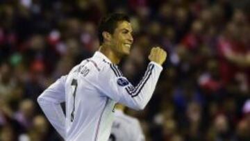 Cristiano celebra su gol en Anfield.