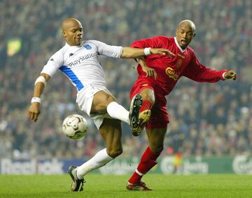 Ver los malhumorados partidos de Diouf con el Bolton es duro pensar que una vez fue considerado como el último salvador del Liverpool. Una impresinonante participación el el Mundial de 2002 hizo que el senegalés abandonase el Lens. The Kop agradeció verle ir tras anotar tres goles en 55 partidos de Premier.