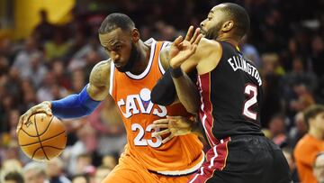Dec 9, 2016; Cleveland, OH, USA; Cleveland Cavaliers forward LeBron James (23) drives as Miami Heat guard Wayne Ellington (2) defends during the second half at Quicken Loans Arena. The Cavs won 114-84. Mandatory Credit: Ken Blaze-USA TODAY Sports