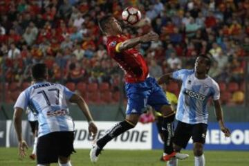 Futbol, Union EspaÃ±ola vs Atletico Cerro.
Copa Libertadores 2017.
El jugador de Union EspaÃ±ola  Diego ChurÃ­n, centro, juega el balÃ³n contra Atletico Cerro durante el partido por copa Libertadores en el Estadio Santa Laura, Santiago, Chile.
07/02/2017
Marcelo Hernandez/Photosport*******

Football, Union Espanola vs Atletico Cerro.
Libertadores Cup 2017.
Union Espanola`s player Diego ChurÃ­n , center, play the ball against Atletico Cerro during Libertadores Cuo at Santa Laura stadium in Santiago, Chile.
07/02/2017
Marcelo Hernandez/Photosport