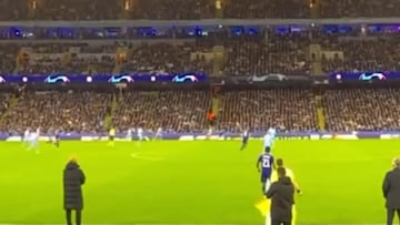 Se vuelve a viralizar la reacción de Guardiola cuando Vinicius agarró el balón a 70 metros de portería: historia del madridismo