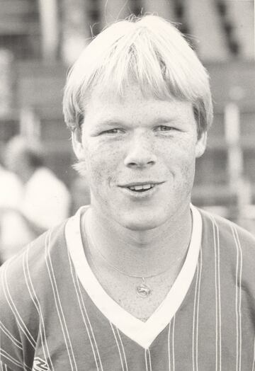La carrera profesional de Ronald Koeman comienza en el FC Groningen, club de su ciudad natal, donde su padre había sido jugador y también debutó su hermano Erwin en el mismo club.