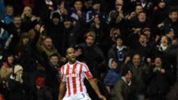 Cameron Jerome del Stoke, acusado de apostar ilegalmente.