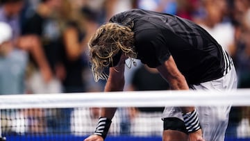 Flushing Meadows (United States), 05/09/2023.- Alexander Zverev of Germany reacts after winning his fourth round match against Jannik Sinner of Italy at the US Open Tennis Championships at the USTA National Tennis Center in Flushing Meadows, New York, USA, 04 September 2023. The US Open runs from 28 August through 10 September. (Tenis, Alemania, Italia, Nueva York) EFE/EPA/WILL OLIVER