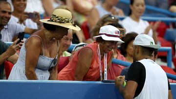 WASHINGTON, DC - AUGUST 02: Nick Kyrgios of Australia talks with fans before serving match point against Marcos Giron of the United States during Day 4 of the Citi Open at Rock Creek Tennis Center on August 02, 2022 in Washington, DC.   Rob Carr/Getty Images/AFP
== FOR NEWSPAPERS, INTERNET, TELCOS & TELEVISION USE ONLY ==