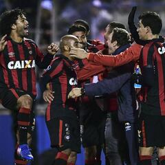 Universidad Católica 2-3 Atlético Paranaense: resumen, crónica y goles