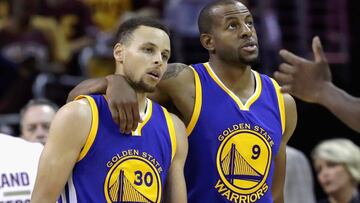 CLEVELAND, OH - JUNE 10: Stephen Curry #30 and Andre Iguodala #9 of the Golden State Warriors walk off the court during a time out against the Cleveland Cavaliers during the fourth quarter in Game 4 of the 2016 NBA Finals at Quicken Loans Arena on June 10, 2016 in Cleveland, Ohio. NOTE TO USER: User expressly acknowledges and agrees that, by downloading and or using this photograph, User is consenting to the terms and conditions of the Getty Images License Agreement.   Ronald Martinez/Getty Images/AFP
 == FOR NEWSPAPERS, INTERNET, TELCOS &amp; TELEVISION USE ONLY ==