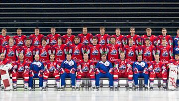 Imagen del equipo del Lokomotiv Yaroslav de hockey hielo para la temporada 2011-2012 que perdió la vida en un accidente aéreo el 7 de septiembre de 2011.