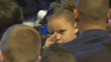 Riley Curry durante la ceremonia de entrega del MVP.