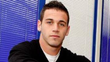 El entrenador del Espanyol Mauricio Pochettino ha confesado en la concentración de Peralada que, pese a la polémica situación del delantero Álvaro Vázquez, éste sigue siendo jugador blanquiazul a todos los efectos.