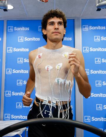 Vallejo tras pasar el reconocimiento m¨¦dico.