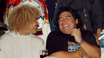 Valderrama y Maradona juntos.