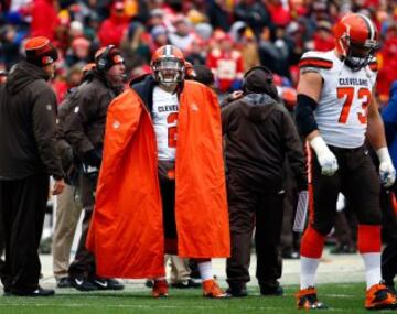 Johnny Manziel con una batamanta. ¡La vida puede ser maravillosa!