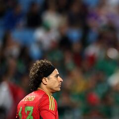 Filippo Inzaghi responde tras haber dejado a Ochoa en la banca