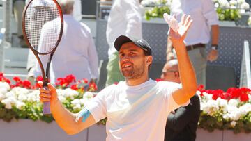 El renacido Karatsev bate al chino Zhang y se mete en semifinales