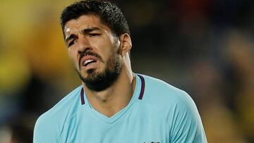 Soccer Football - La Liga Santander - Las Palmas vs FC Barcelona - Gran Canaria Stadium, Las Palmas, Spain - March 1, 2018 Barcelona’s Luis Suarez reacts REUTERS/Santiago Ferrero