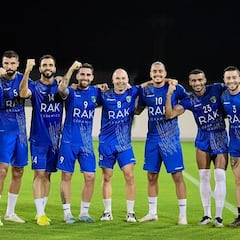 Iniesta y Alcácer buscan un milagro en Emiratos