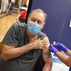 FDA authorizes booster shots for the elderly and people at risk. When will I be eligible?