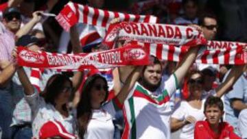 EN GRANADA. El club don&oacute; 10 euros de cada entrada del partido de ayer.
 