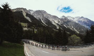 El pelotón durante la 20ª etapa del Giro de Italia.