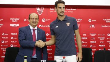 Spain keeper Sergio Rico extends Sevilla contract up to 2021