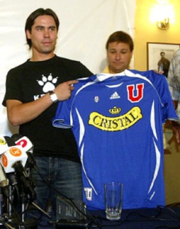 2007: El último año con Cristal como auspiciador en una camiseta simple en cuanto a su diseño. 