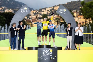 Jonas Vingegaard, Tadej Pogacar y Remco Evenepoel configuran el podio del Tour de Francia 2024. 

