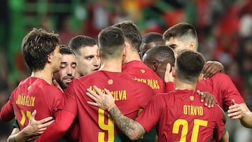 Lisbon (Portugal), 17/11/2022.- Portugal players celebrate after scoring a goal against Nigeria during the international friendly soccer match between Portugal and Nigeria at Alavalada Stadium, in Lisbon, Portugal, 17 November 2022. Portugal is preparing for the FIFA World Cup 2022 group H in Qatar with their first match against Ghana on 24 November. (Futbol, Amistoso, Mundial de F¨²tbol, Lisboa, Catar) EFE/EPA/ANTONIO COTRIM