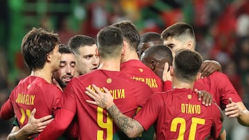 Lisbon (Portugal), 17/11/2022.- Portugal players celebrate after scoring a goal against Nigeria during the international friendly soccer match between Portugal and Nigeria at Alavalada Stadium, in Lisbon, Portugal, 17 November 2022. Portugal is preparing for the FIFA World Cup 2022 group H in Qatar with their first match against Ghana on 24 November. (Futbol, Amistoso, Mundial de Fútbol, Lisboa, Catar) EFE/EPA/ANTONIO COTRIM
