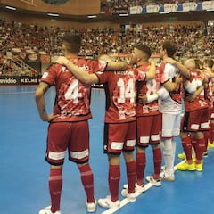 Los penaltis sonríen a ElPozo ante el Barça y roza el título