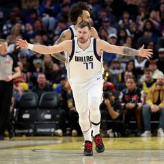 Doncic decide el partido con más triples en la historia de la NBA